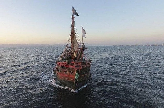 Night Cruise, Pirate Show & Dinner